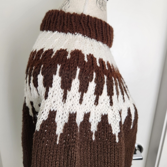 Vintage Hand Knit Fair Isle Sweater - Picture 4 of 10
